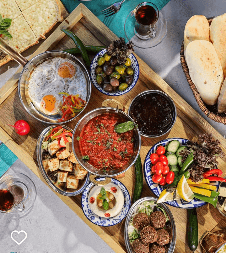 شيف إفطار أردني الجنسية يطلب عمل
